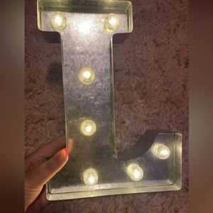 super cute L sign with lights room decor